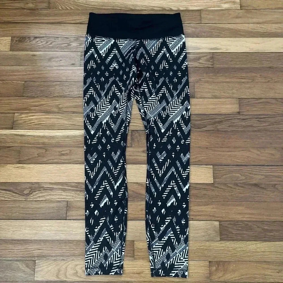 Satva Pants - Satva Chaq Womens Legging High-Waisted Black White Tribal Print Yoga Size S